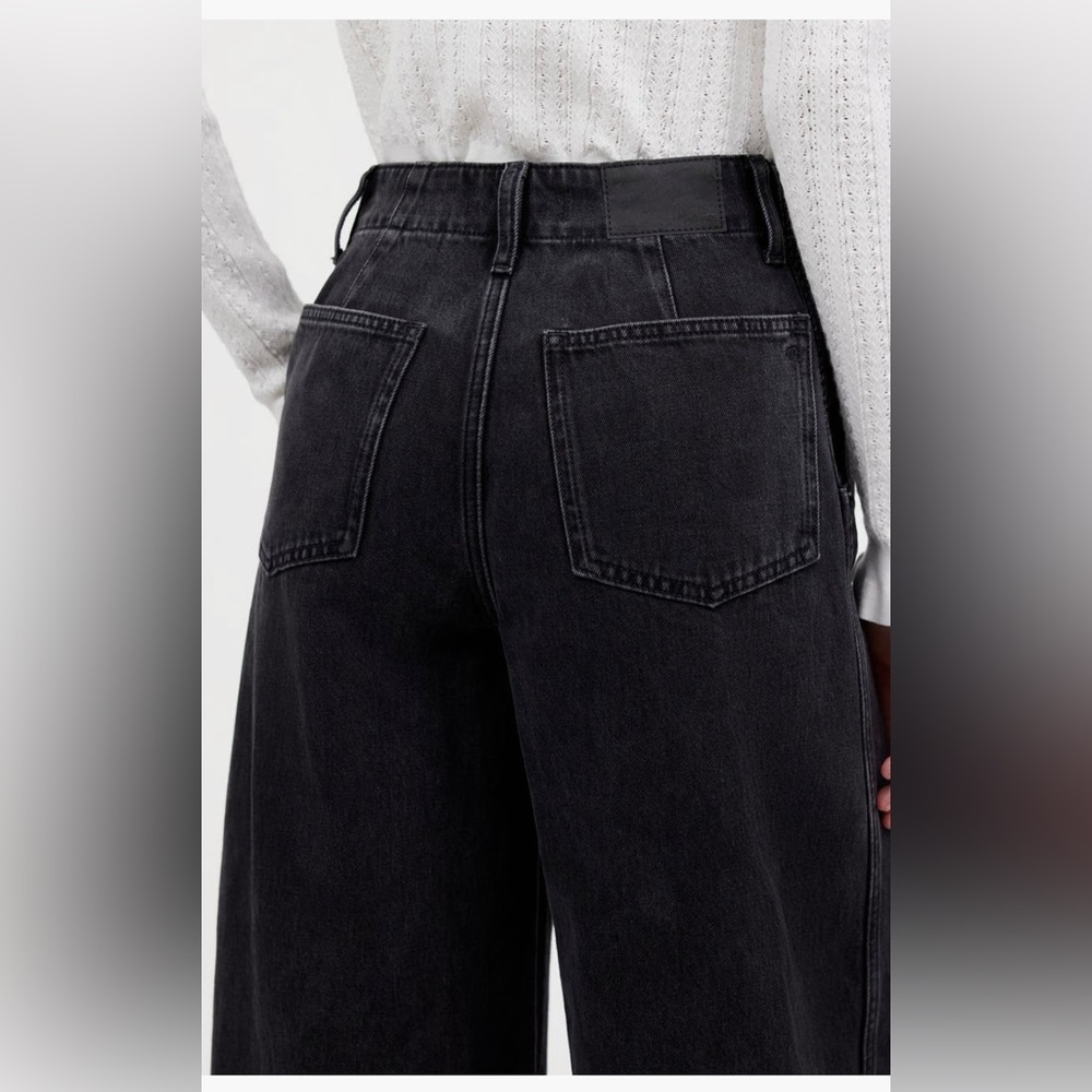 96. Madewell
Wide Sweep
Denim
Jeans
Size 29 - Picture 4 of 4